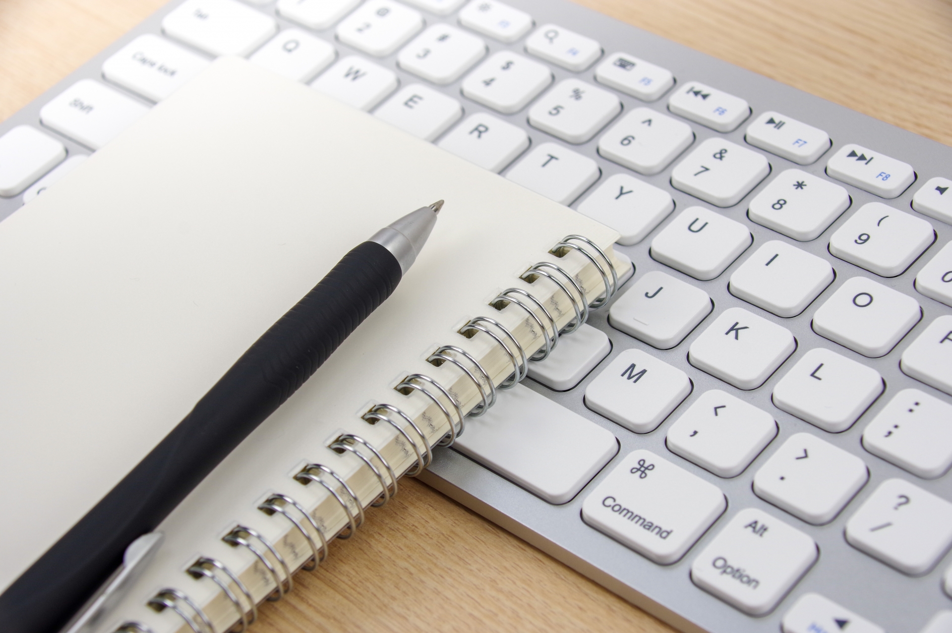 将来性で選ぶ!初心者におすすめのプログラミング言語と学習のコツ